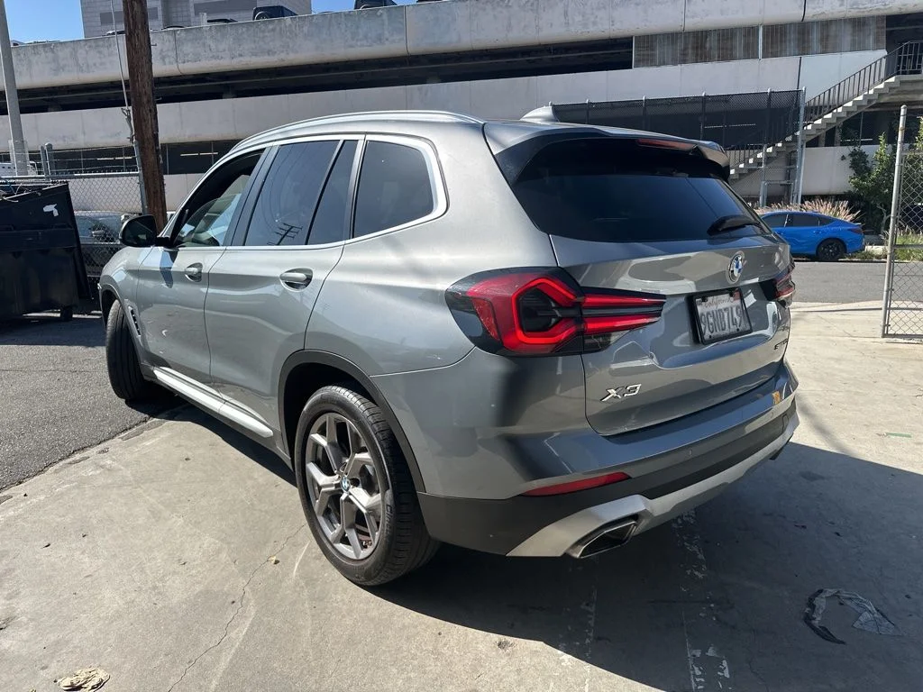 Used 2023 Gray BMW sDrive30i image 4
