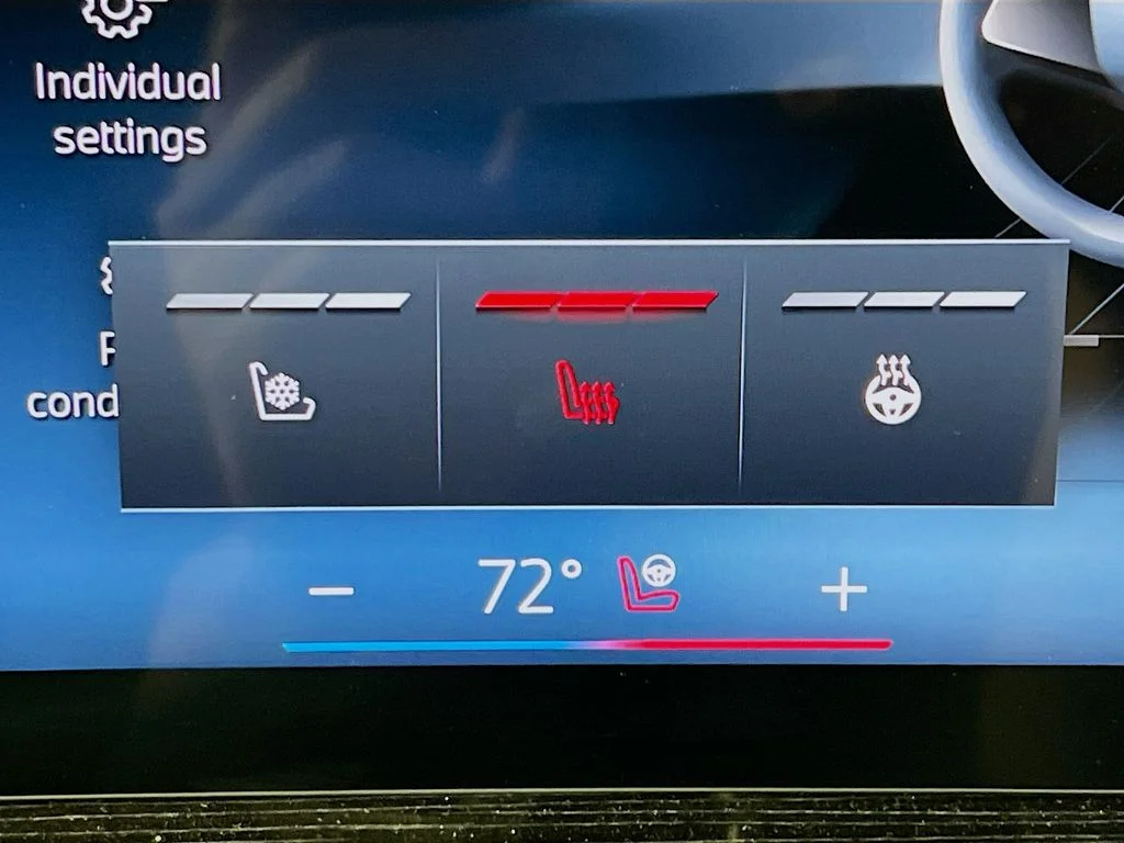 Used 2025 Carbon Black Metallic BMW 740i xDrive image 21