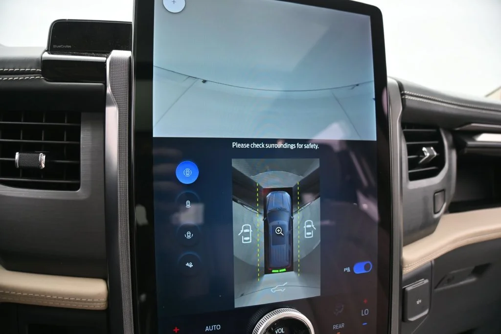 Used 2024  Ford Platinum image 27