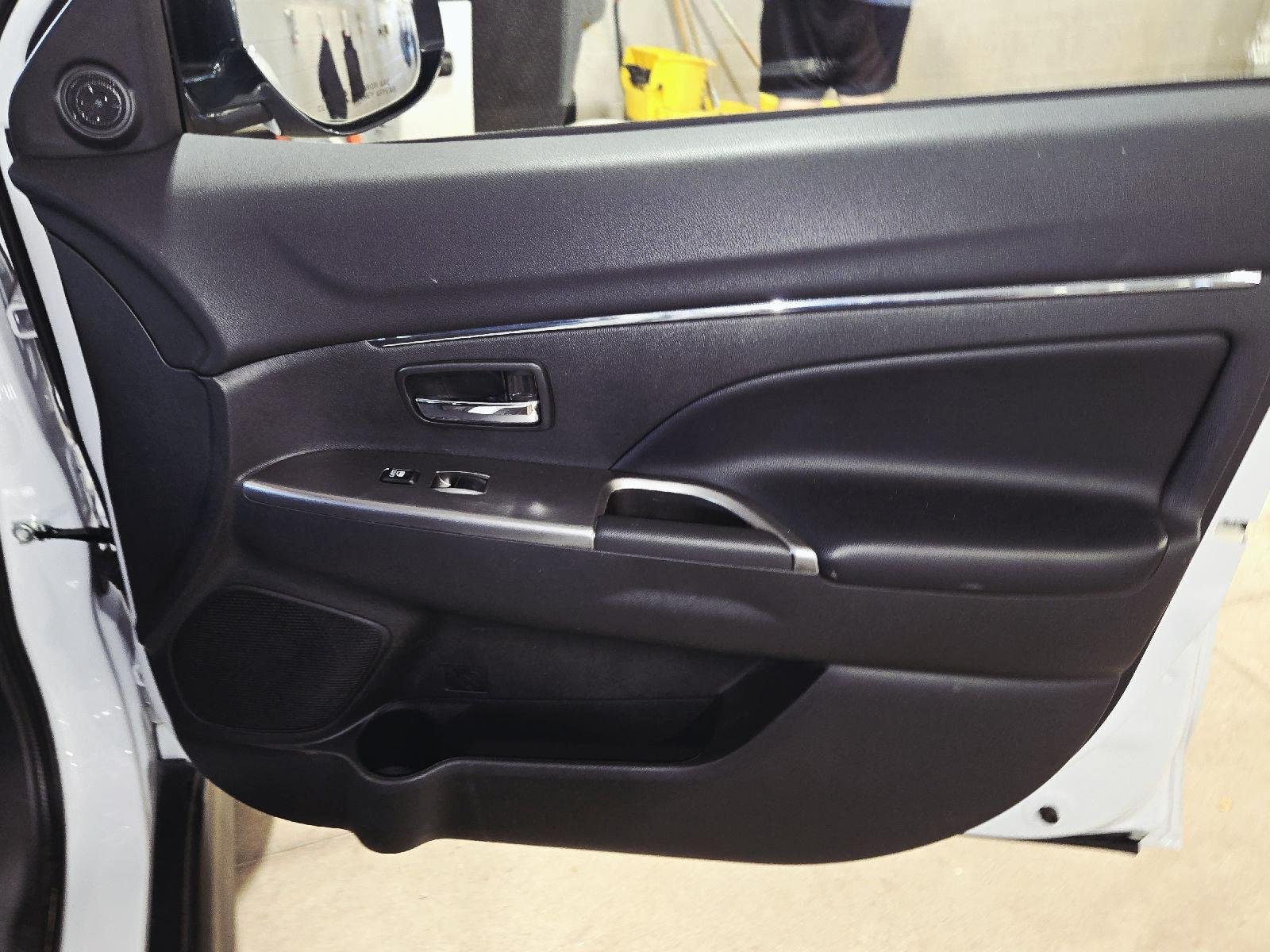 Used 2024 White Diamond Mitsubishi ES image 52