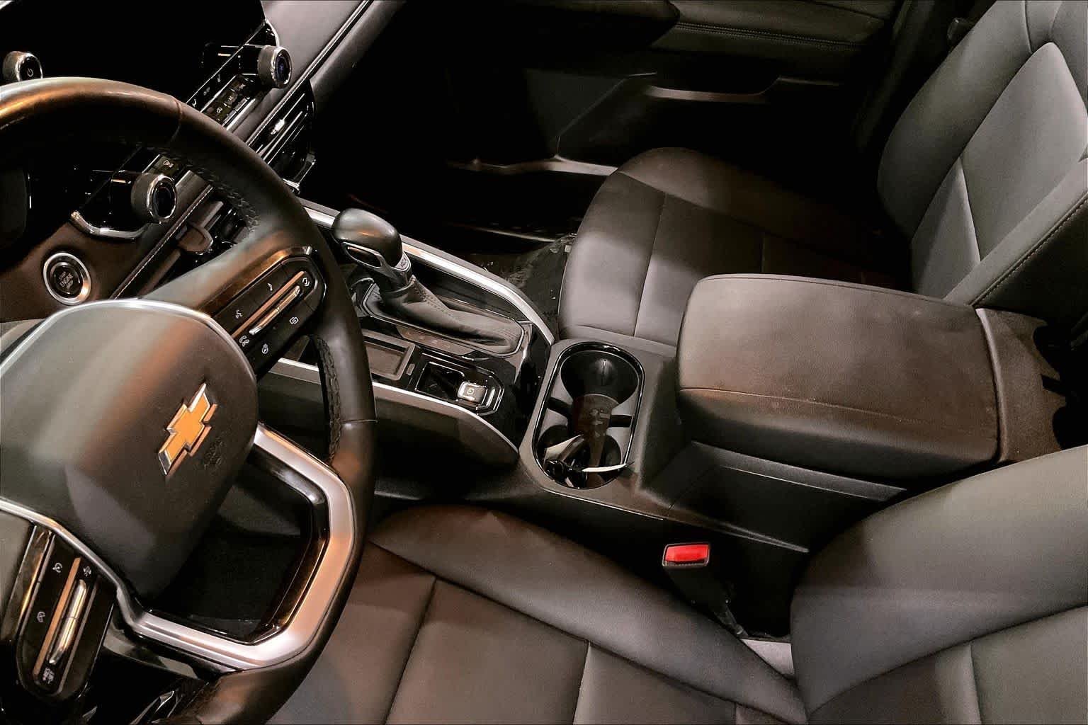 2024 Chevrolet Colorado LT - Photo 17
