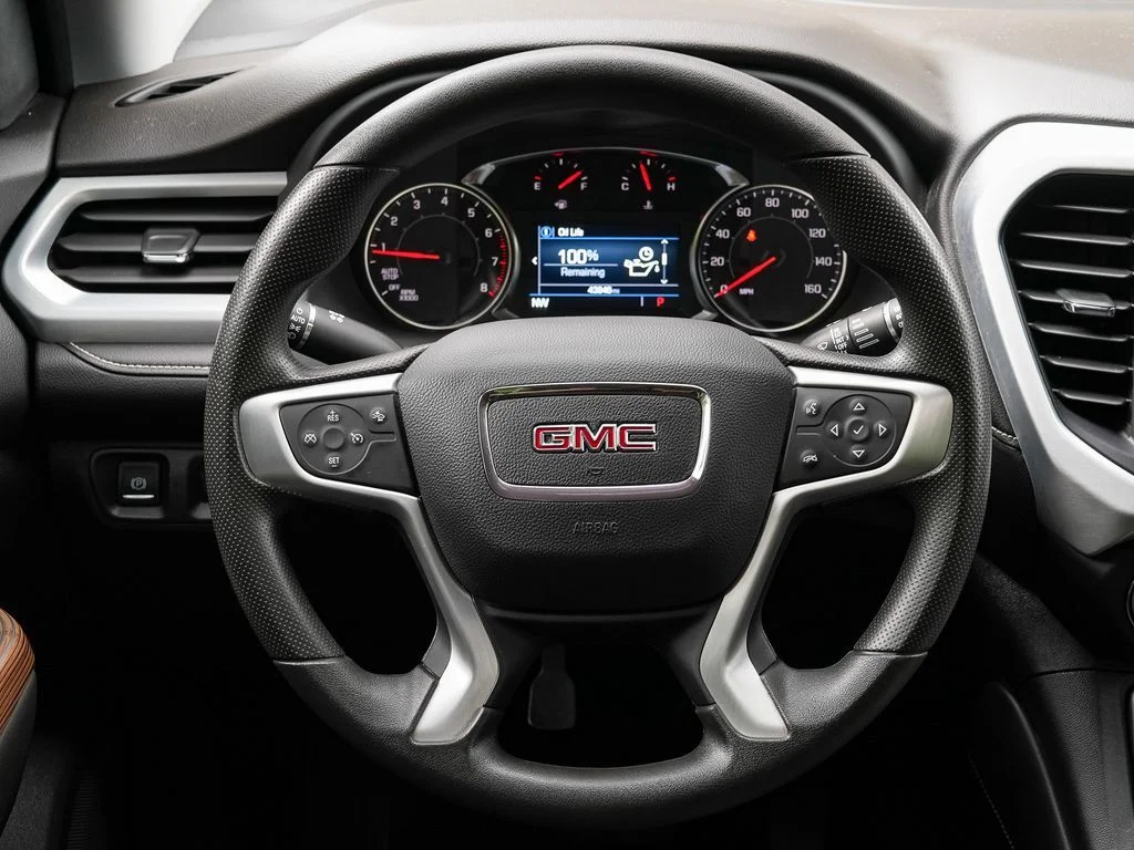 Used 2022 White GMC SLE image 19
