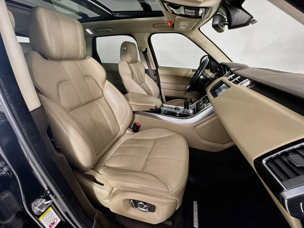 Used 2016 Black Land Rover 3.0L V6 Supercharged HSE image 36