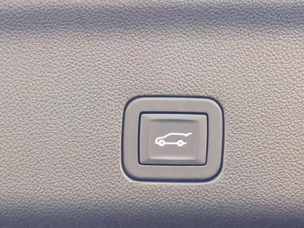 2026 GMC Yukon XL Denali - Photo 33