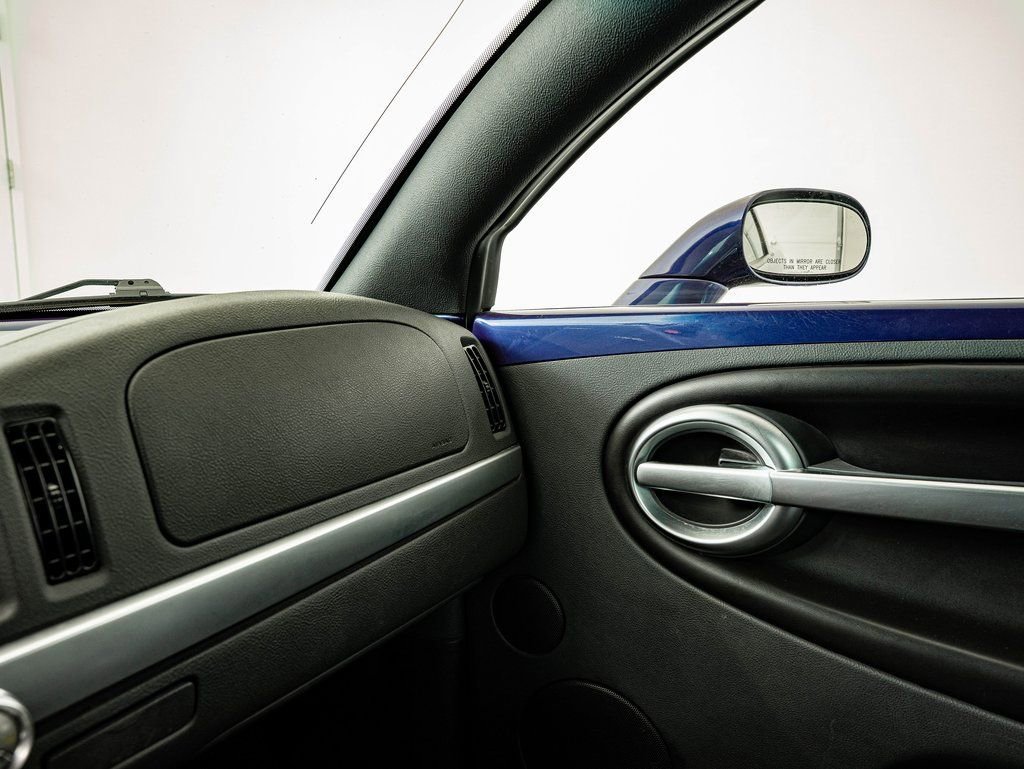 Used 2004 Ultra Violet Metallic Chevrolet  image 32