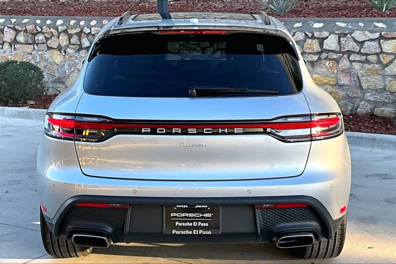 2026 Porsche Macan T - Photo 6