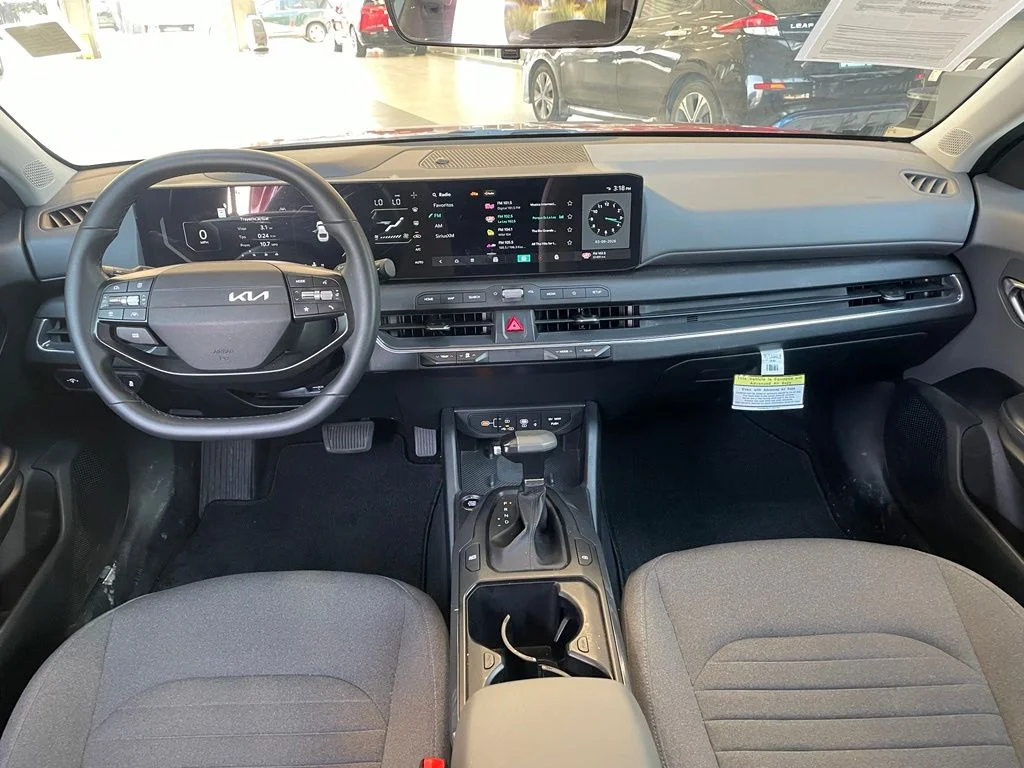 2025 Kia K4 EX - Photo 11