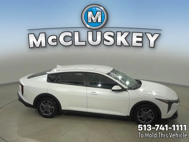 Used 2025 White Kia LXS image 12