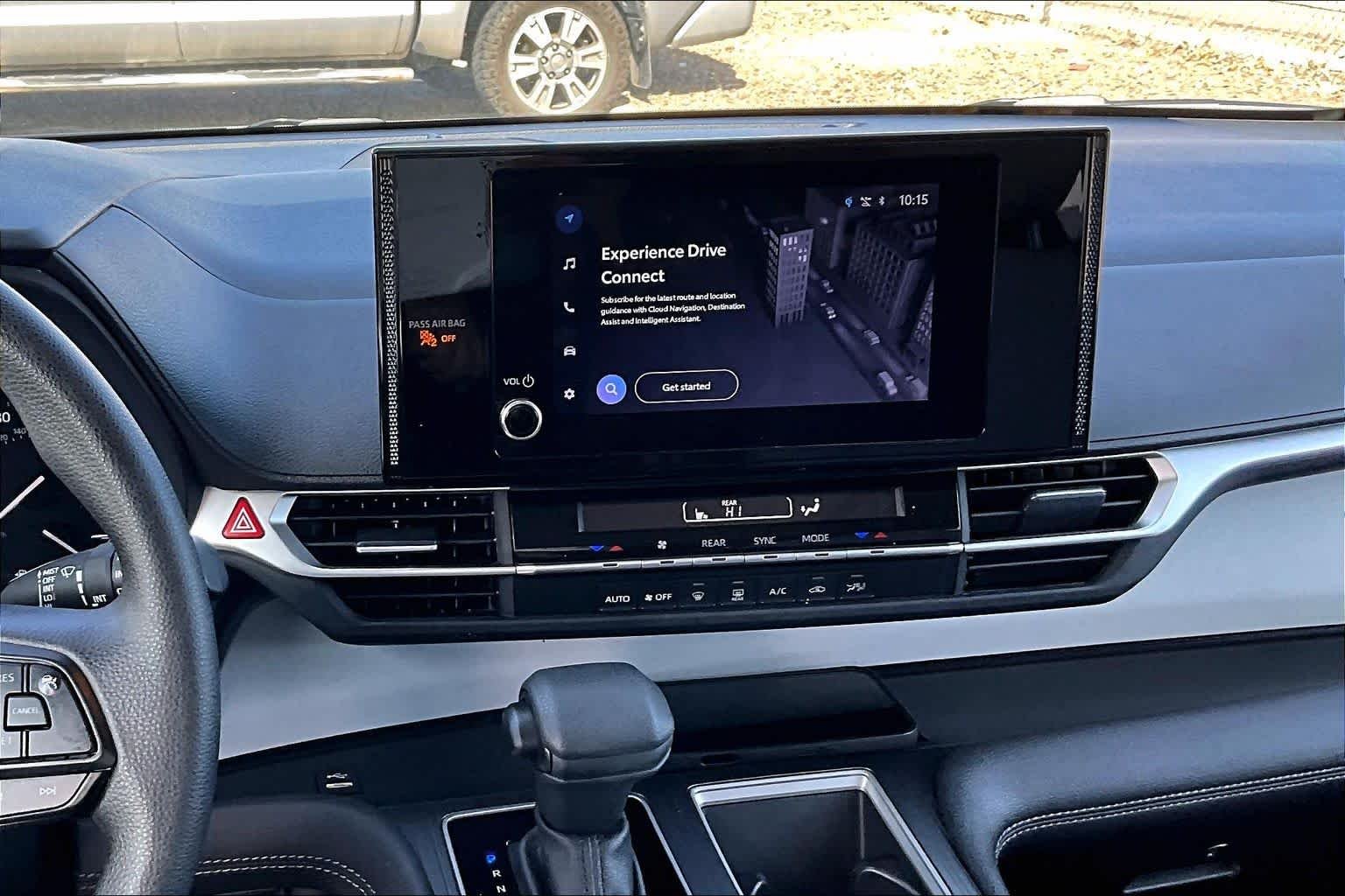 2025 Toyota Sienna LE - Photo 7