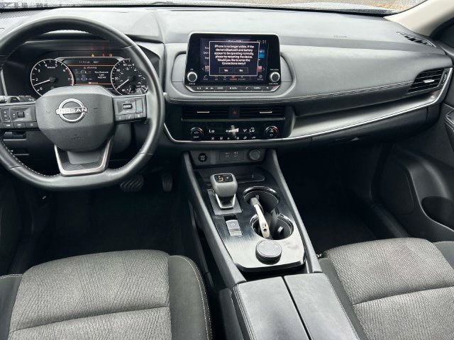 Used 2025 Gray Nissan SV image 17