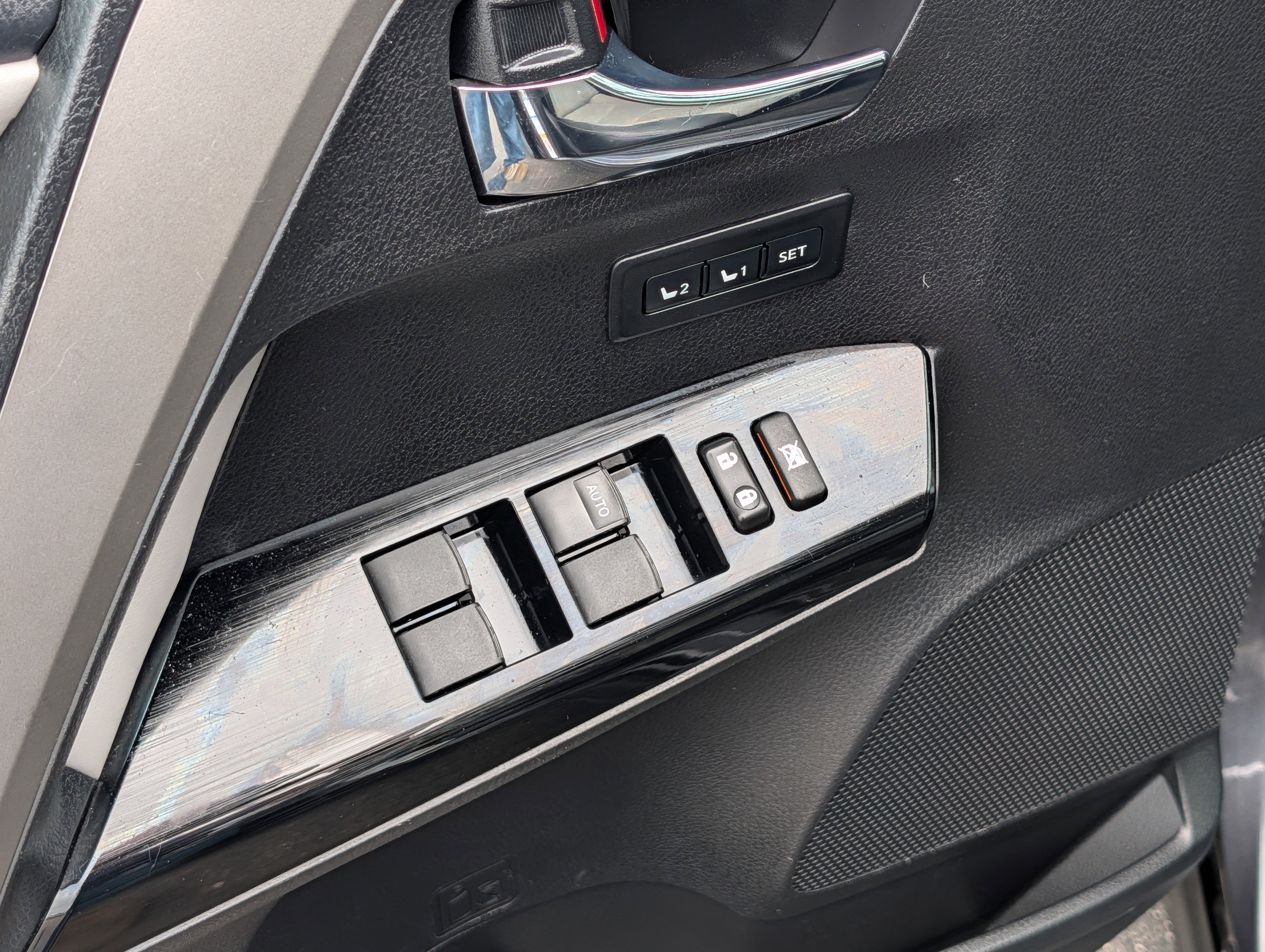 Used 2018 Magnetic Gray Metallic Toyota Limited image 19