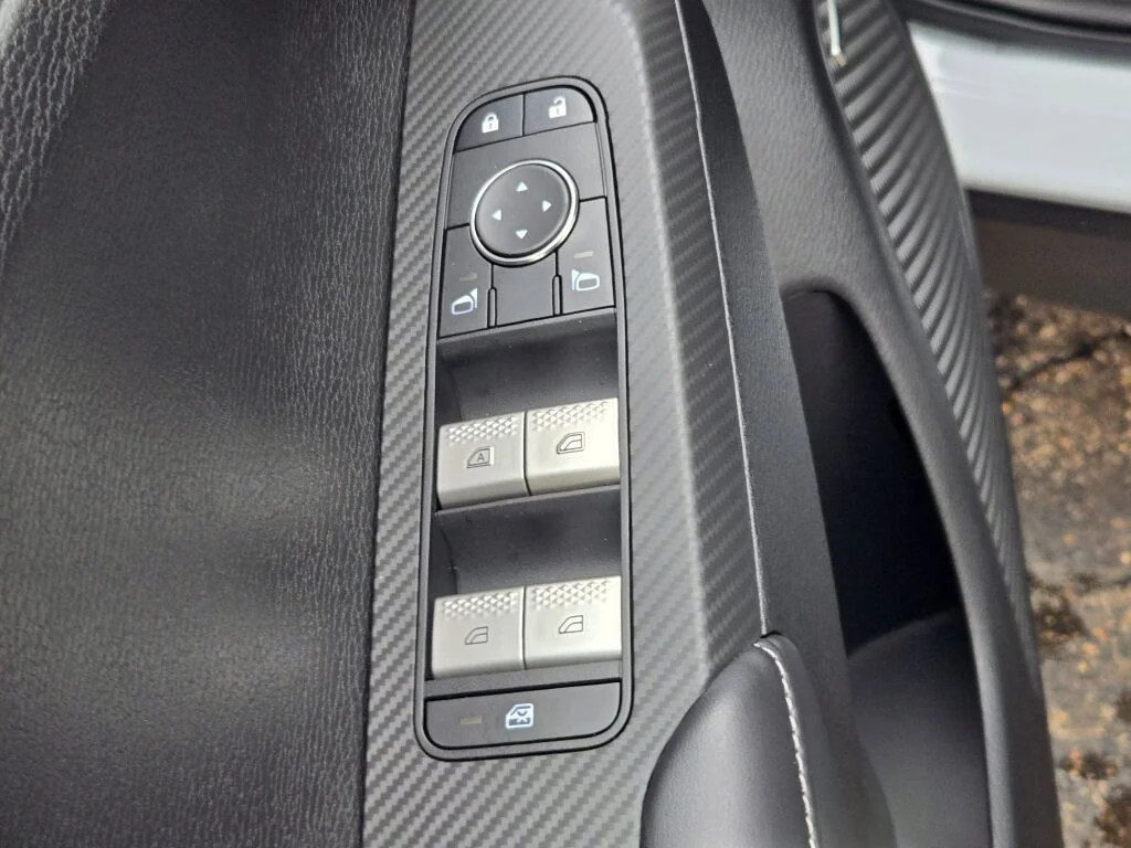 New 2026 White Mitsubishi ES image 17