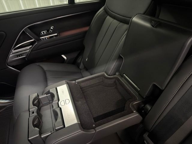 New 2026 Santorini Black Land Rover SE image 16
