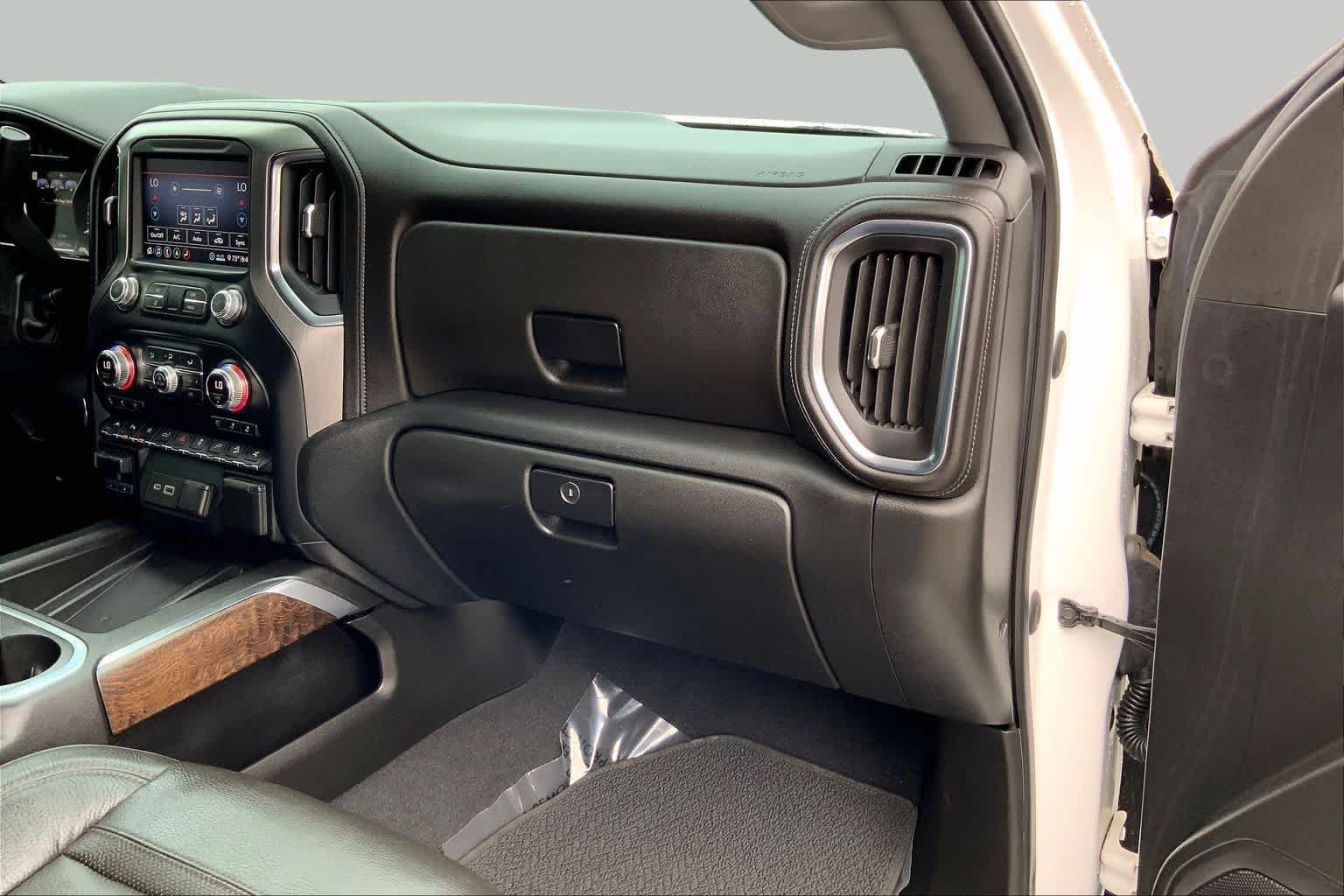 Used 2020 White Frost Tricoat GMC Denali image 18