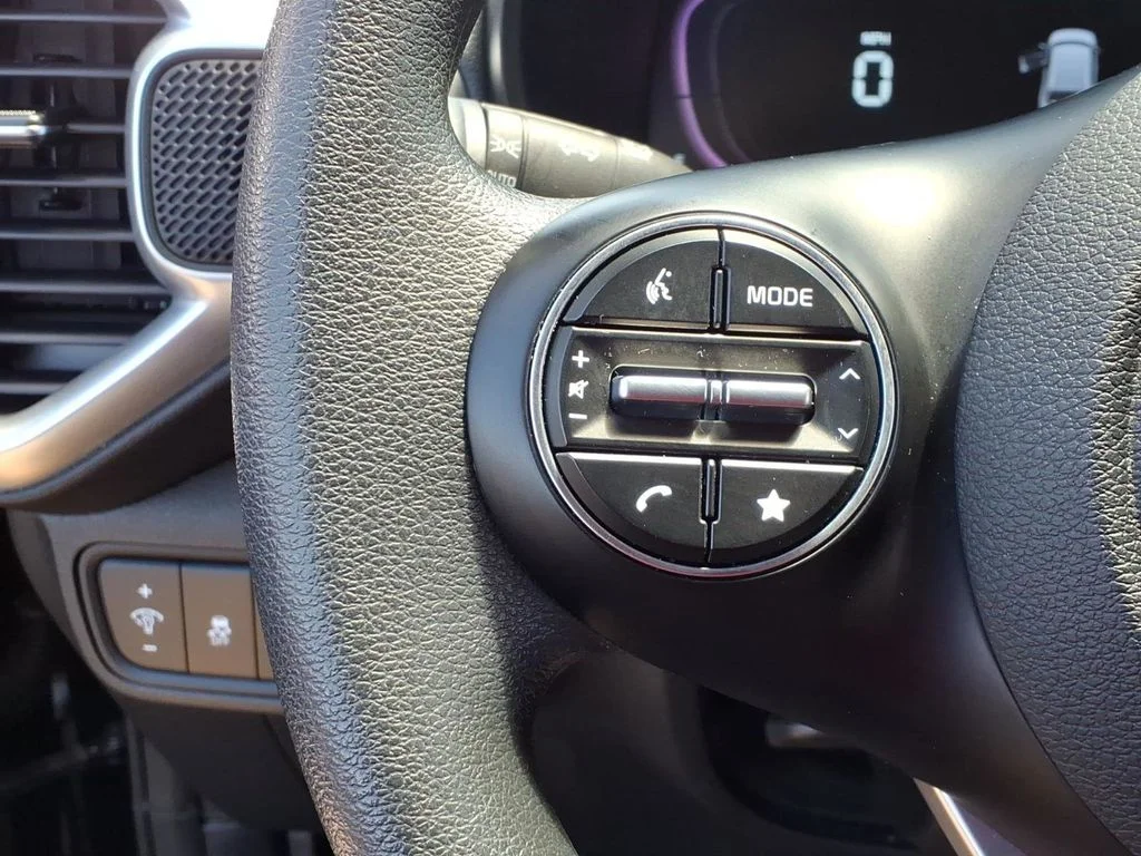 2024 Kia Soul LX - Photo 22