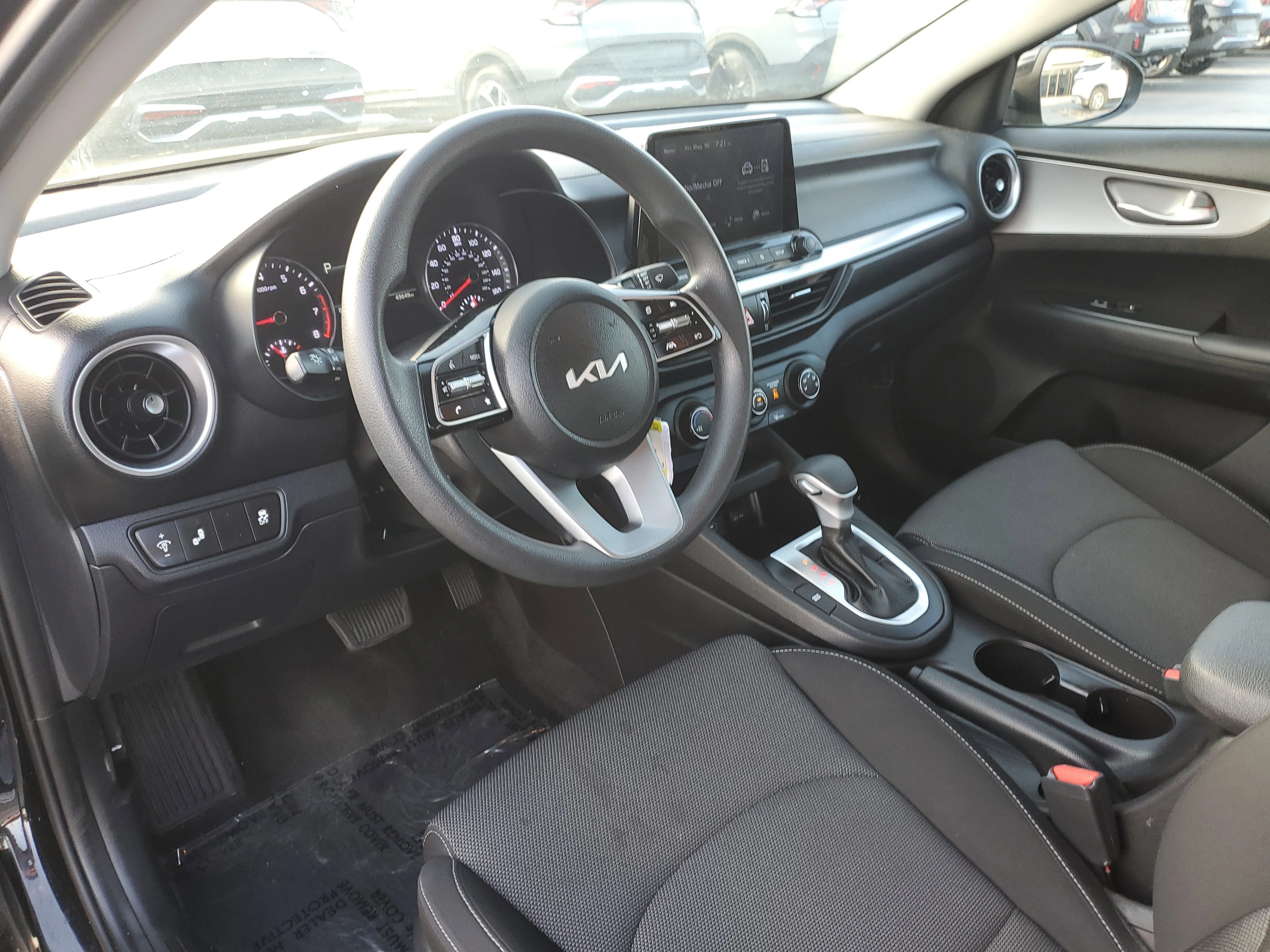 New 2022 Aurora Black Kia LXS image 13