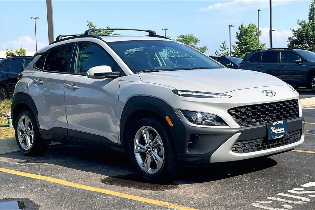 Used 2022 Silver Hyundai SEL image 38