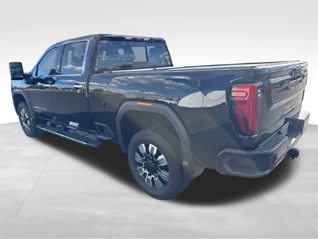 Used 2025 Onyx Black GMC Denali image 3