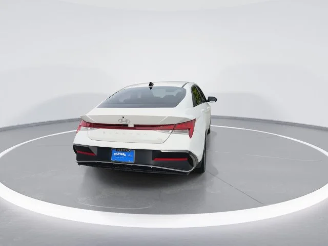 Used 2025 White Hyundai Limited image 7