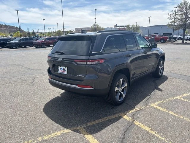New 2026 Baltic Gray Metallic Clear-Coat Exterior Paint Jeep Limited image 6