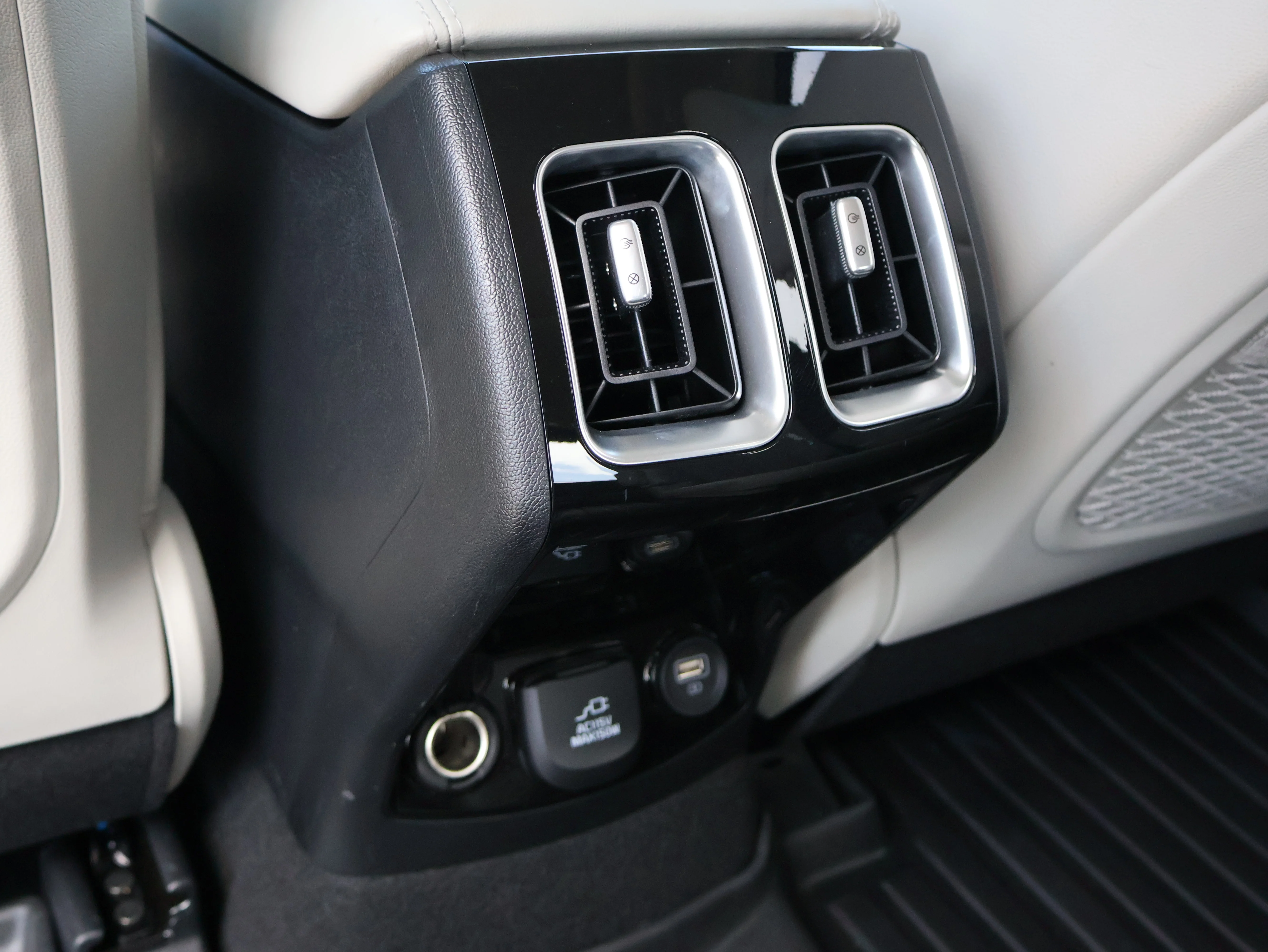 Used 2023 Aurora Black Kia SX Prestige image 21
