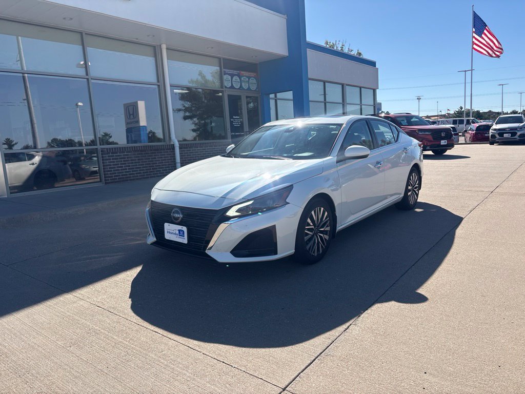 2023 Nissan Altima SV