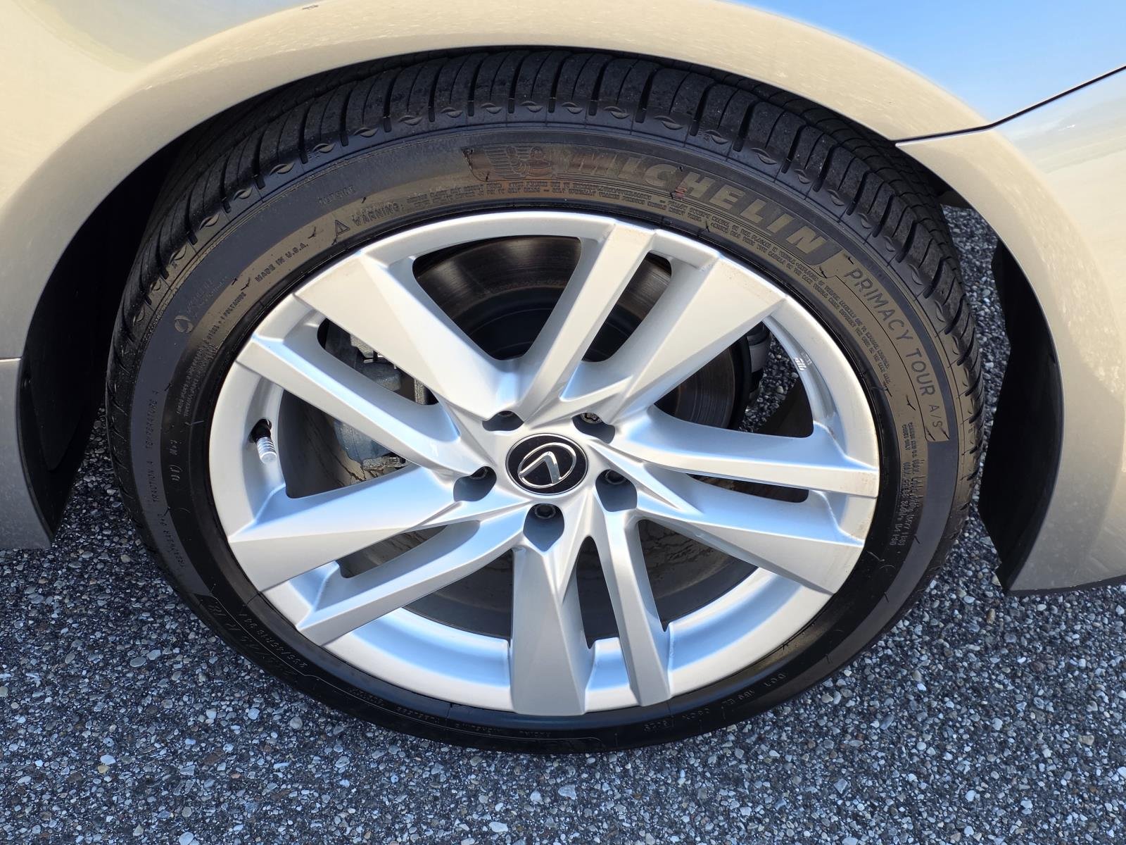 2024 Lexus RC 300 - Photo 32