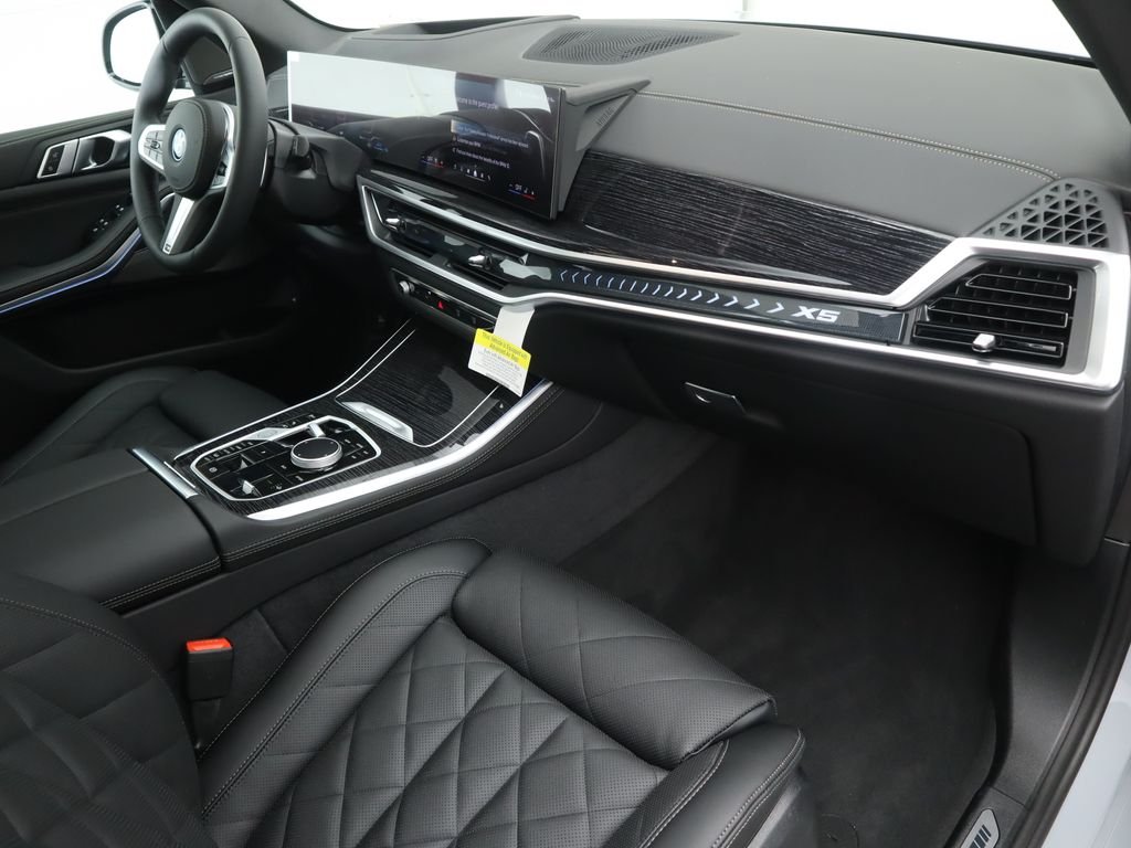 Used 2026 Gray Metallic BMW xDrive50e image 18