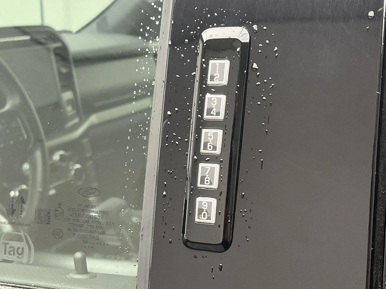 Used 2024 Black Ford XLT image 9