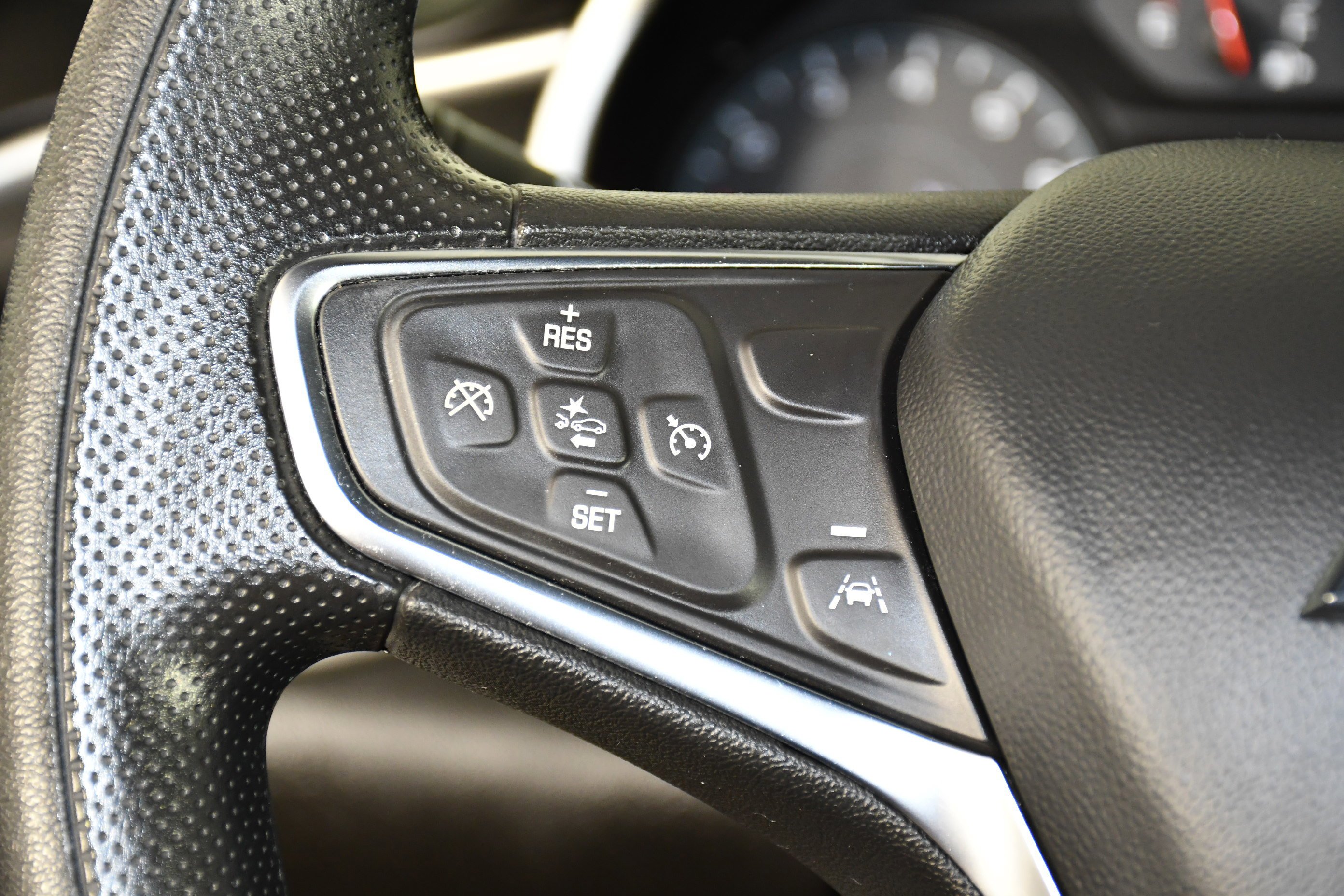Used 2024 Summit White Chevrolet LT image 20