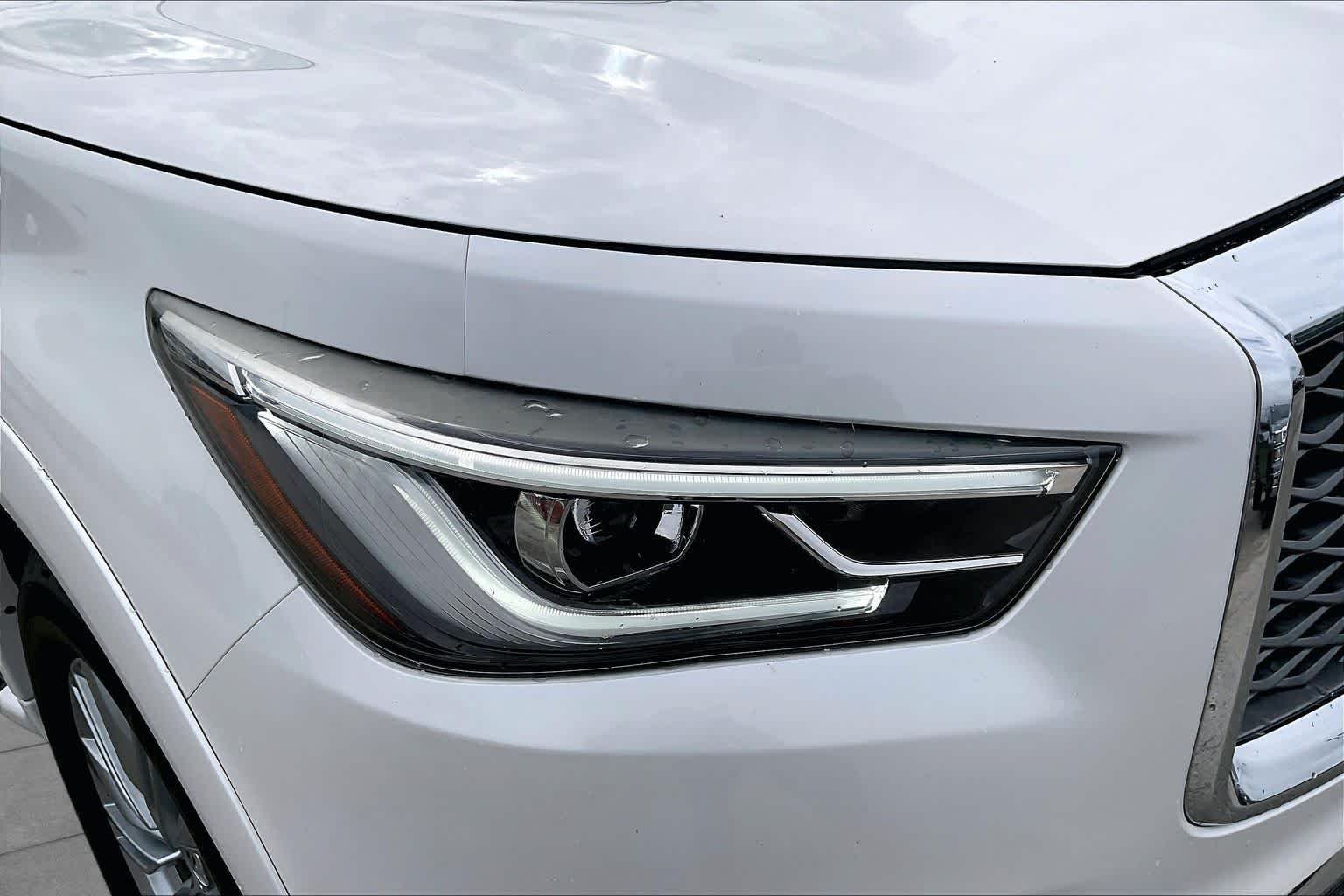 Used 2019 Moonstone White INFINITI LUXE image 28