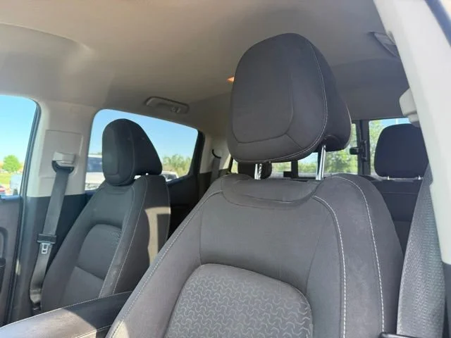 Used 2018 QUICKSILVER METALLIC GMC 2WD SLE image 12