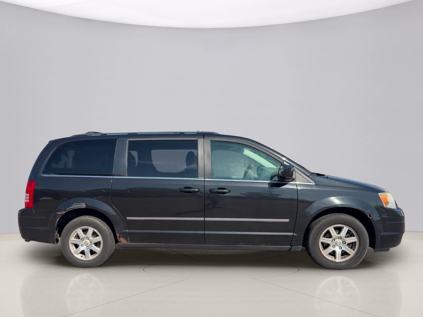 2010 Chrysler Town & Country Touring - Photo 6