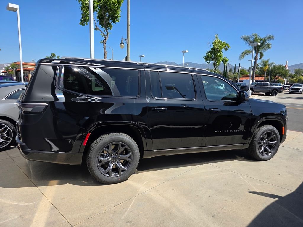 New 2026 High Gloss Black Exterior Paint Jeep Limited Altitude image 3