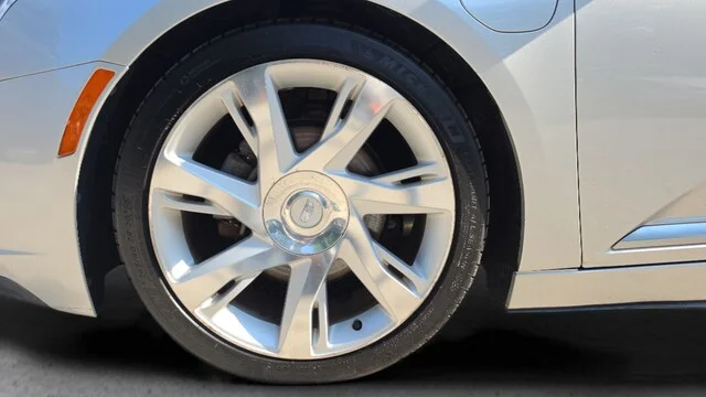 Used 2016 Radiant Silver Metallic Cadillac Base image 45