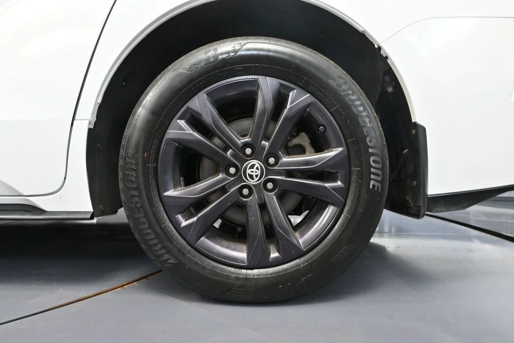 2024 Toyota Sienna XSE - Photo 11