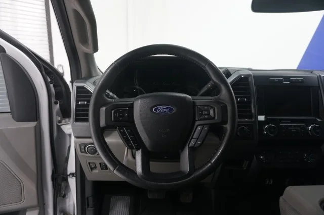 Used 2020 Oxford White Ford LARIAT image 21