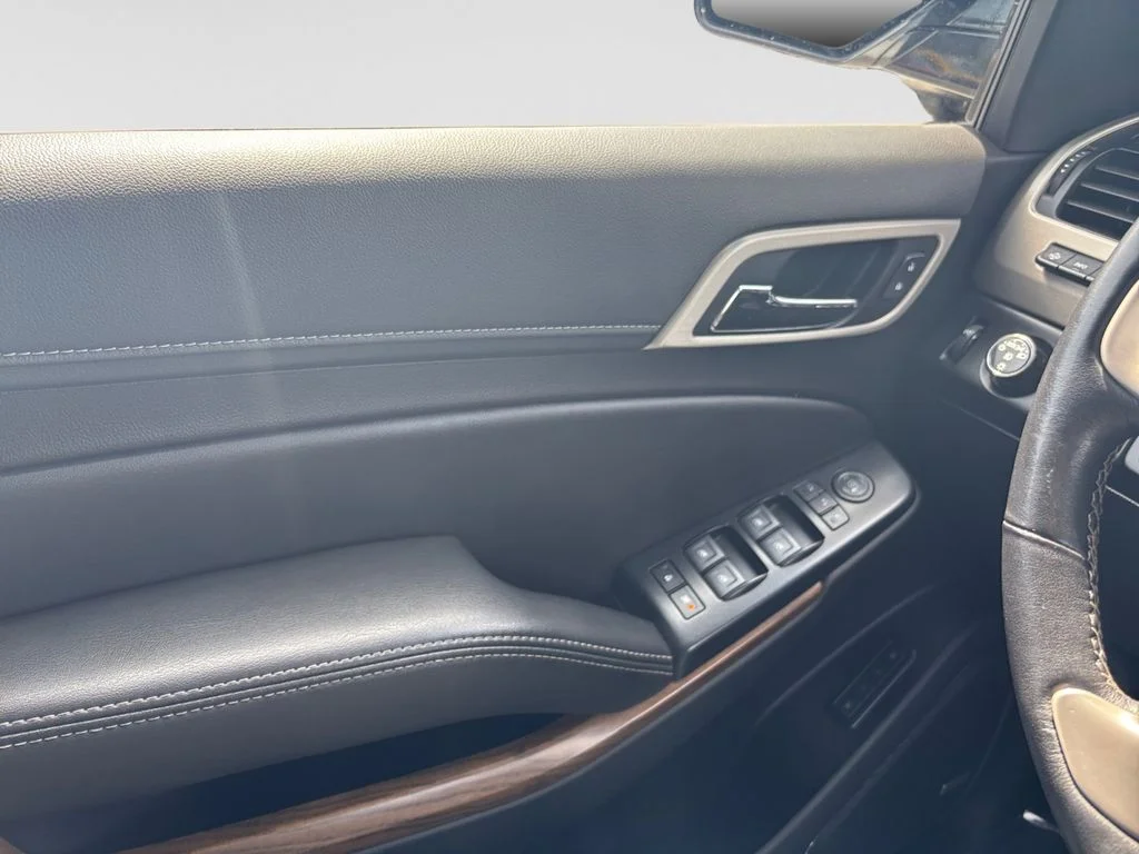 Used 2020 White GMC Denali image 17