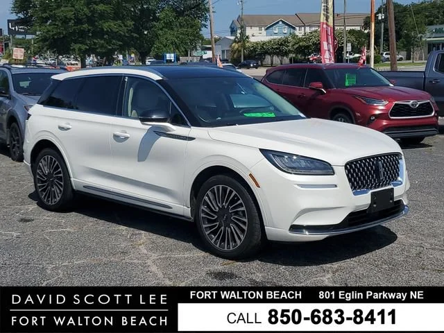 Used 2020 White Lincoln Reserve image 1