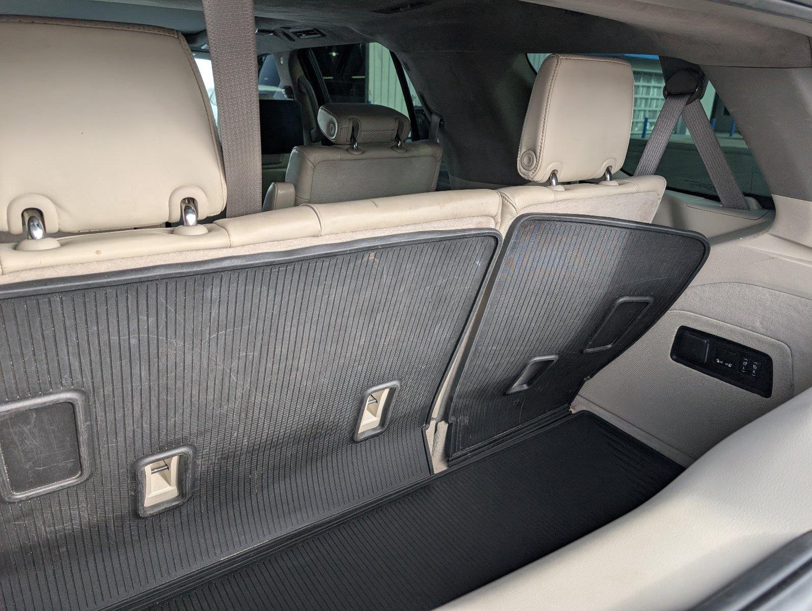 Used 2021 CRYSTAL WHITE TRICOAT Cadillac Premium Luxury Platinum image 38