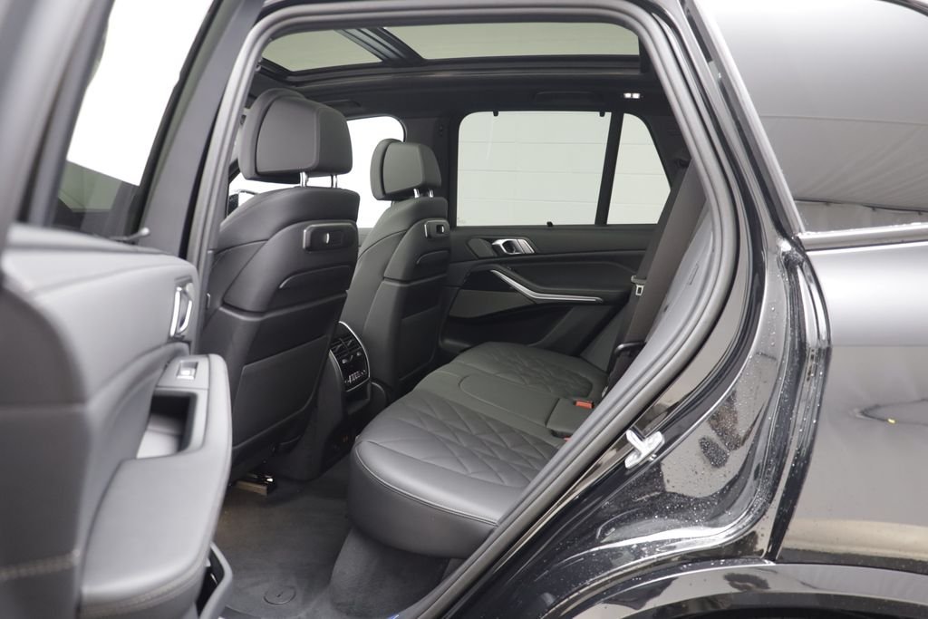 New 2026 Black Sapphire Metallic BMW xDrive40i image 16