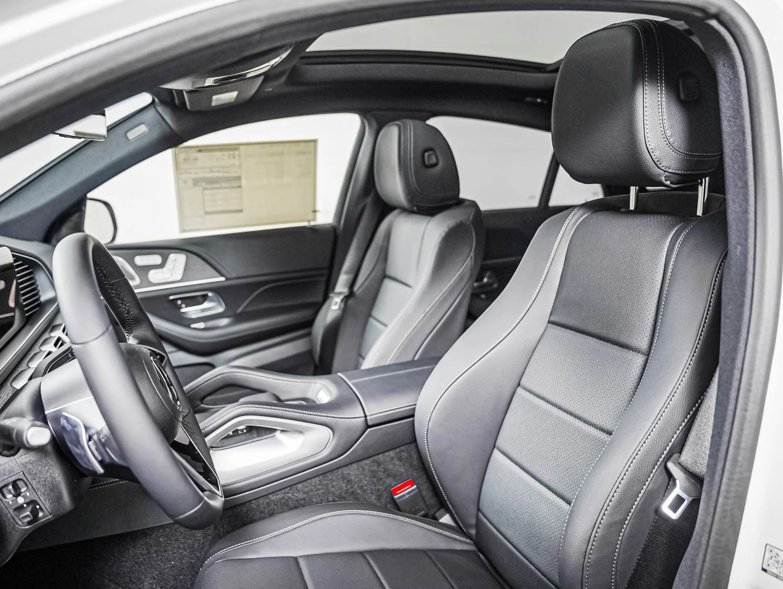 New 2026 Polar White Mercedes-Benz AMG® 4MATIC image 11