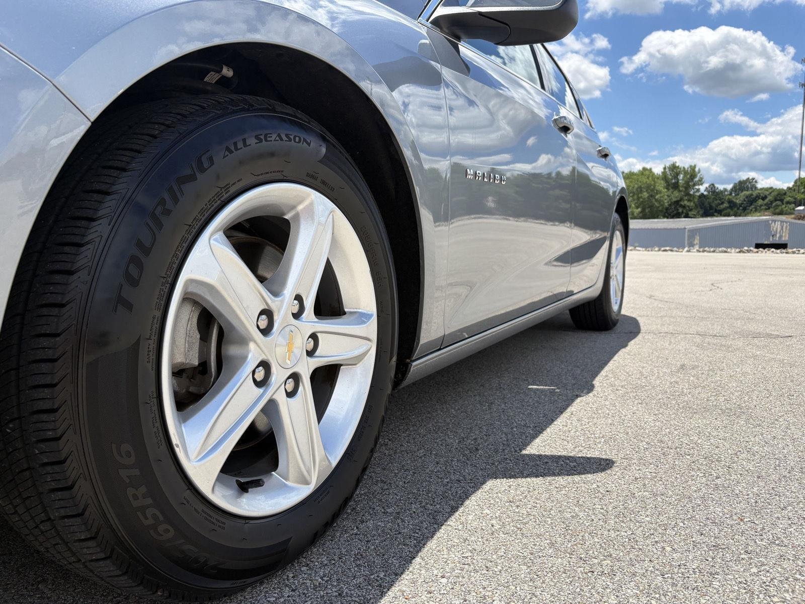 Used 2024 Sterling Gray Metallic Chevrolet LT image 17