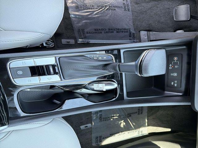 New 2027 Black Hyundai SE FWD image 24