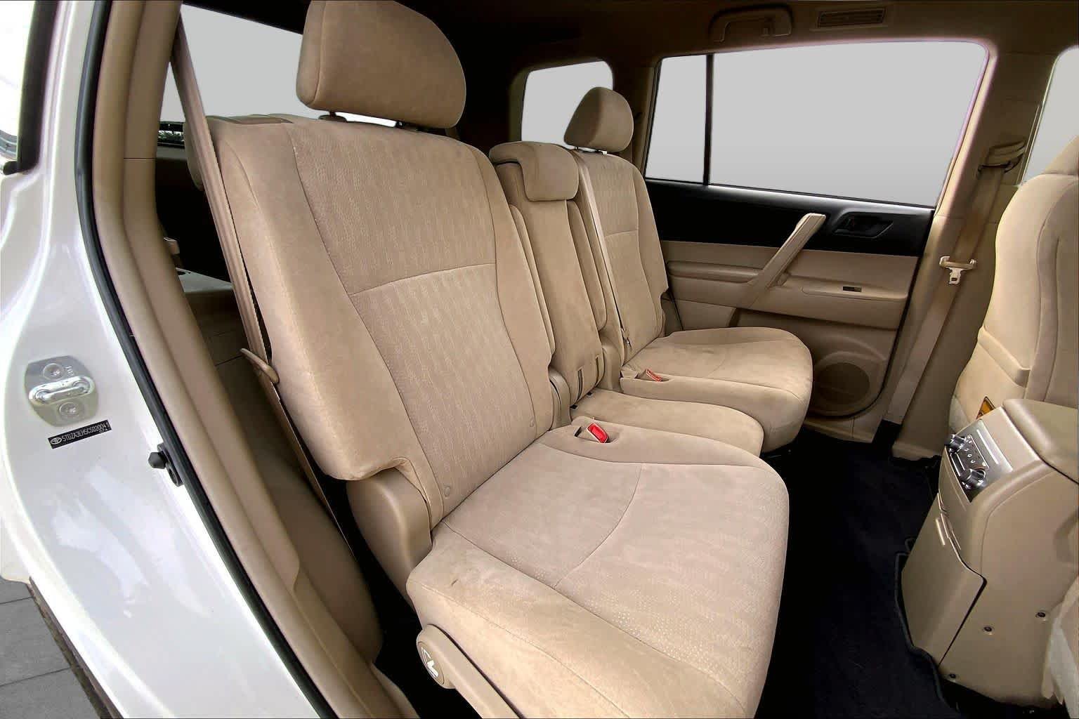 Used 2012 Blizzard Pearl Toyota  image 19