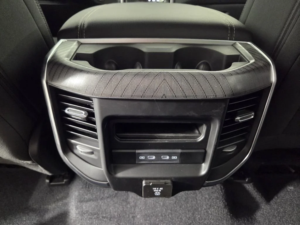 New 2026 Diamond Black Crystal Pearl-Coat Exterior Paint RAM Big Horn image 18