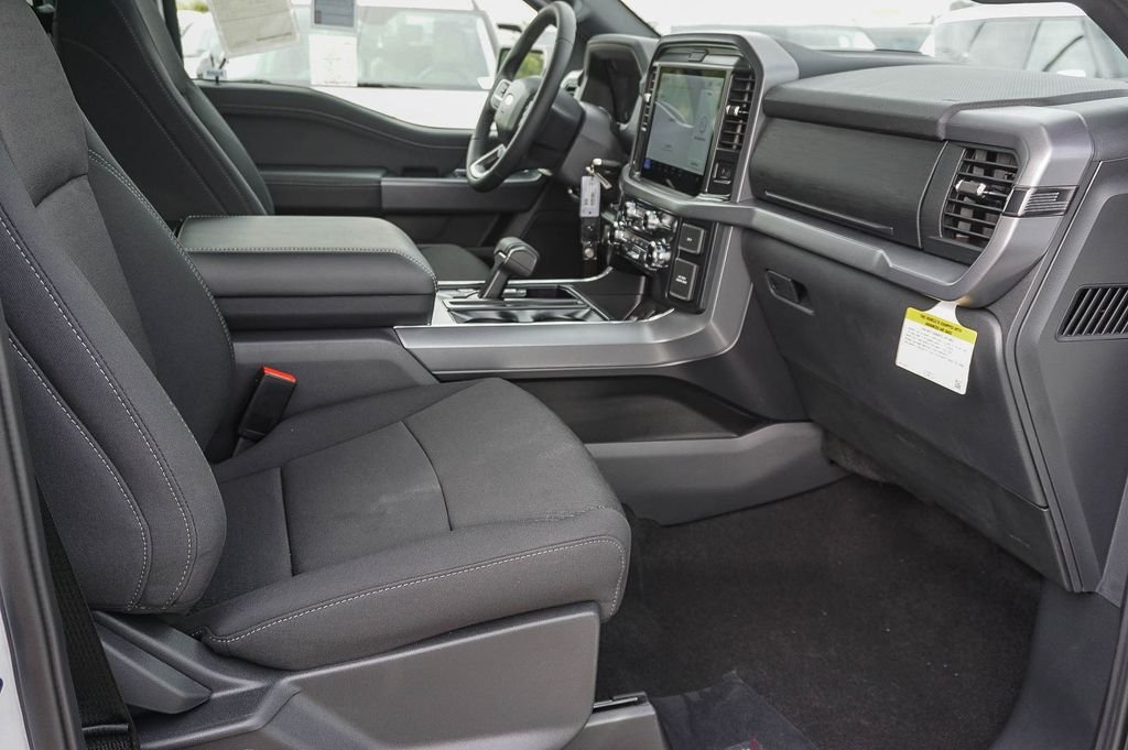 New 2026 Oxford White Ford XLT image 12