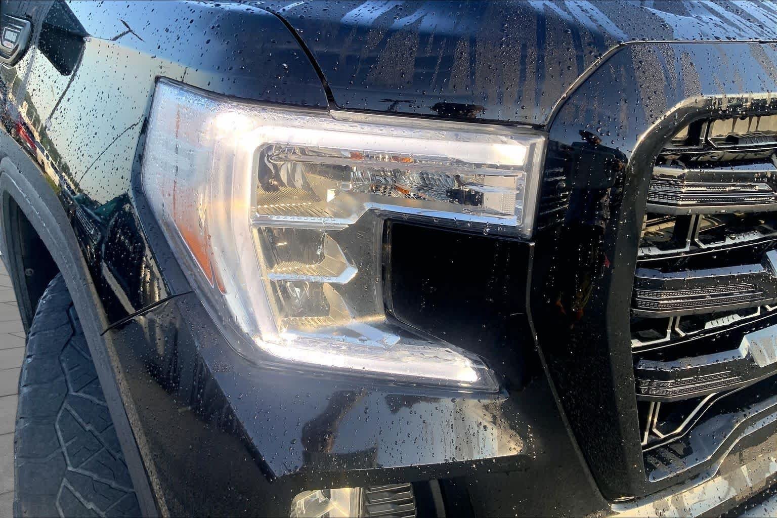 Used 2021 Onyx Black GMC Elevation image 25