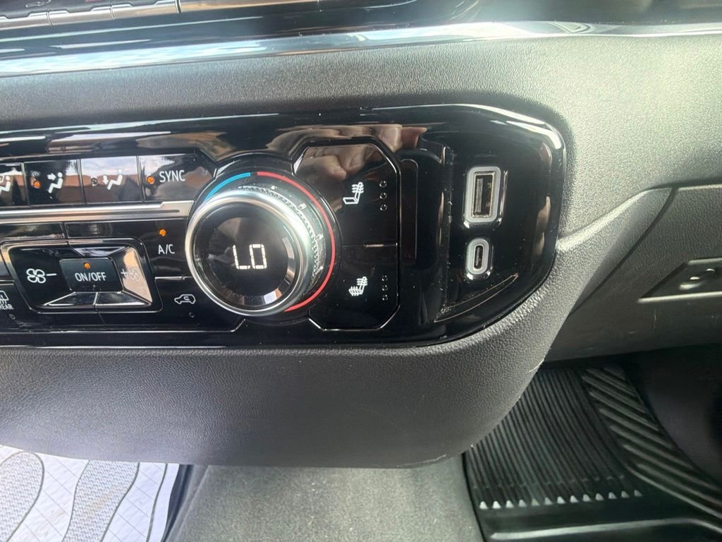 Used 2024 Silver GMC Elevation image 31
