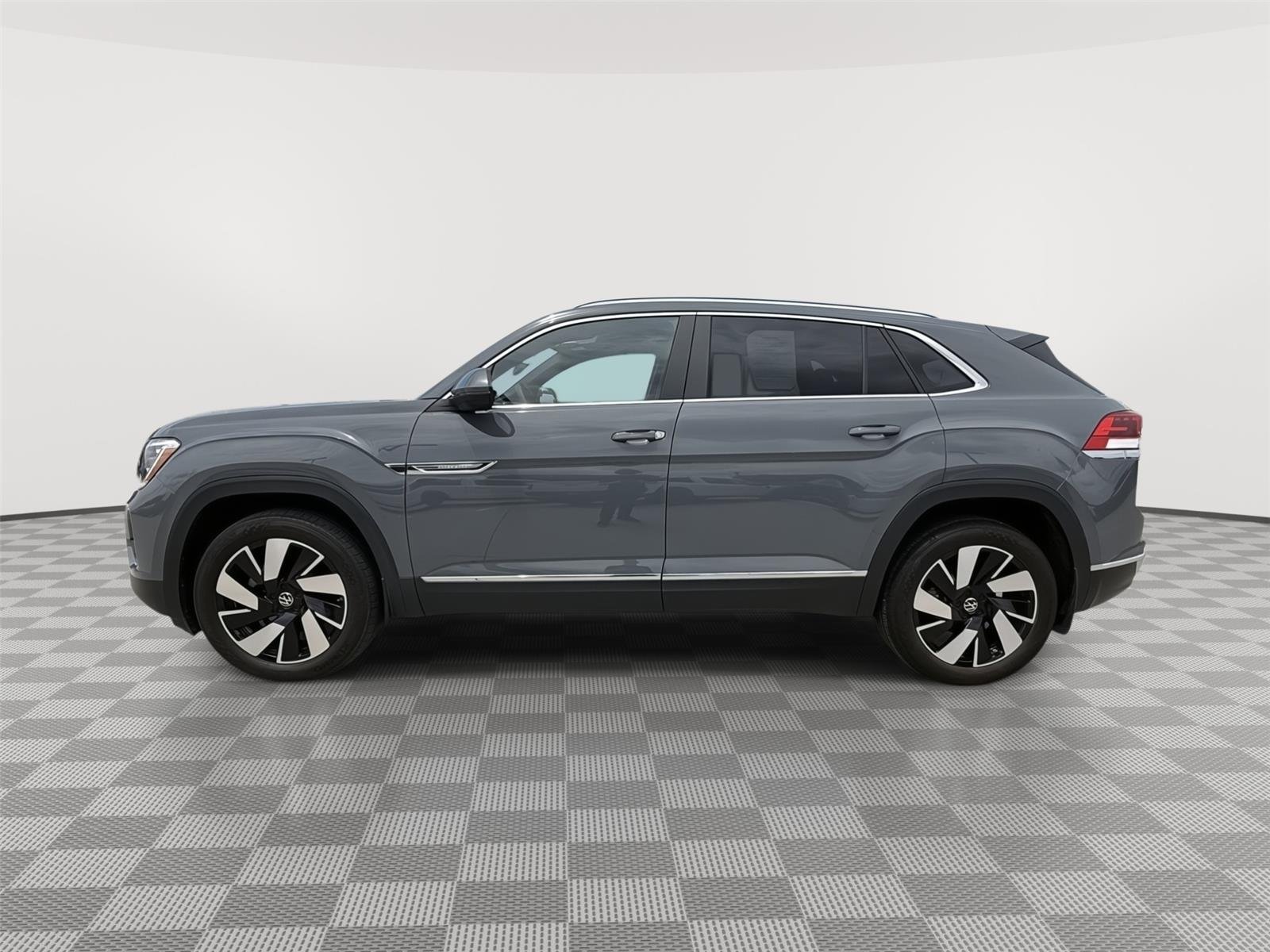 Used 2024 Pure Gray Volkswagen 2.0T SEL image 6